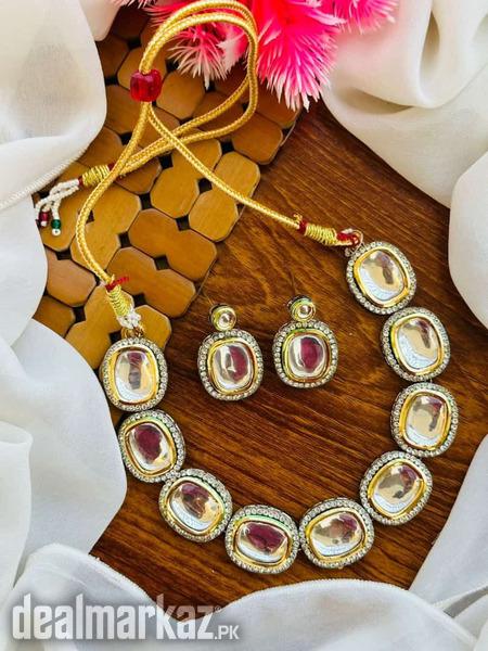 Incut Kundan Necklace Set